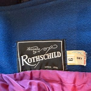 A vintage find! This wool coat is an elegant addition to a your ladies style.